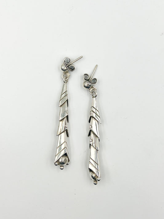 Get your hands on these awesome Spratling Silver Arrow Earrings! These post drop earrings have been crafted with sterling silver and bear the official Mexican registry mark TS-24, along with a replica of an older Spratling hallmark.