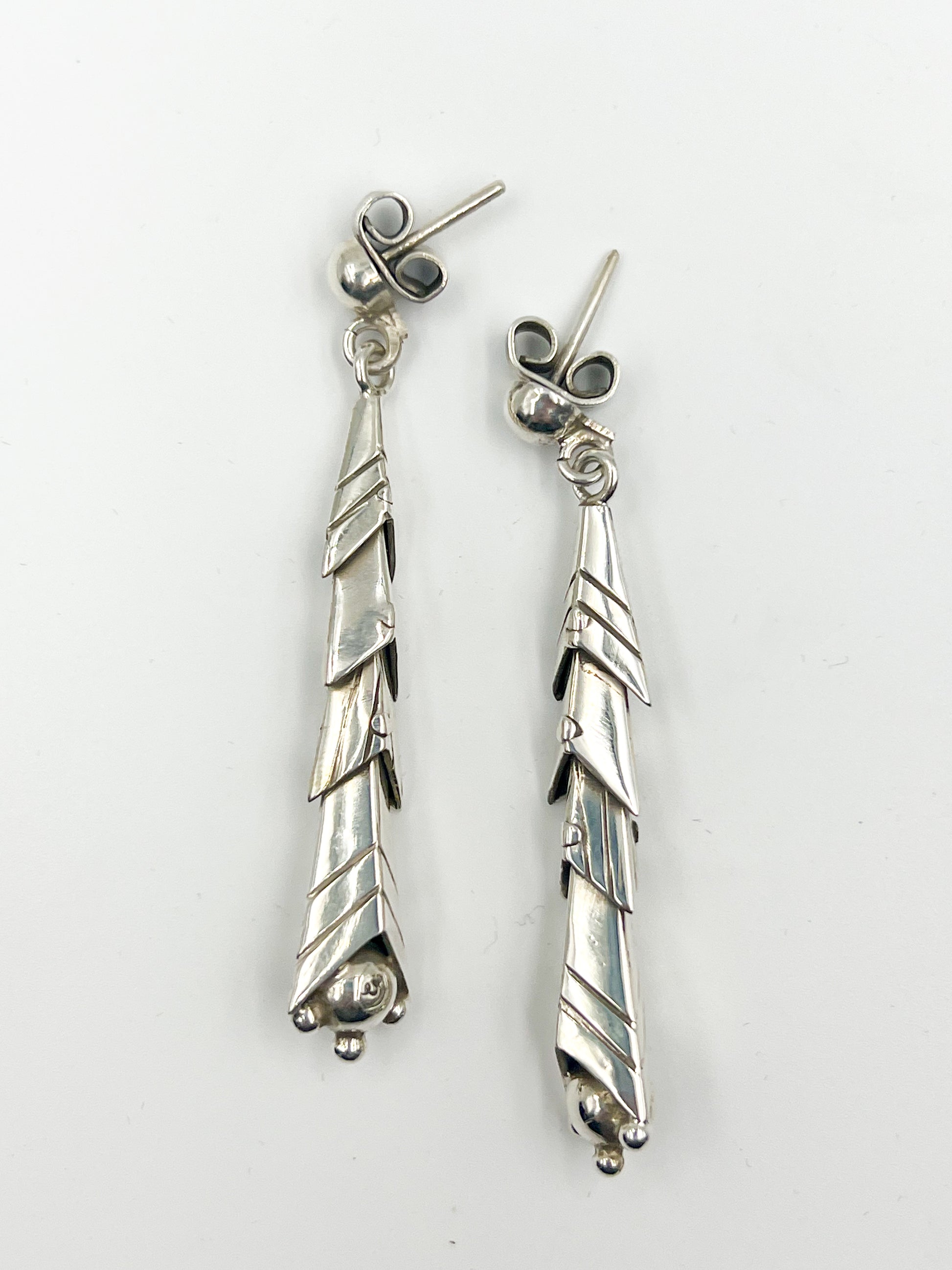 Get your hands on these awesome Spratling Silver Arrow Earrings! These post drop earrings have been crafted with sterling silver and bear the official Mexican registry mark TS-24, along with a replica of an older Spratling hallmark.